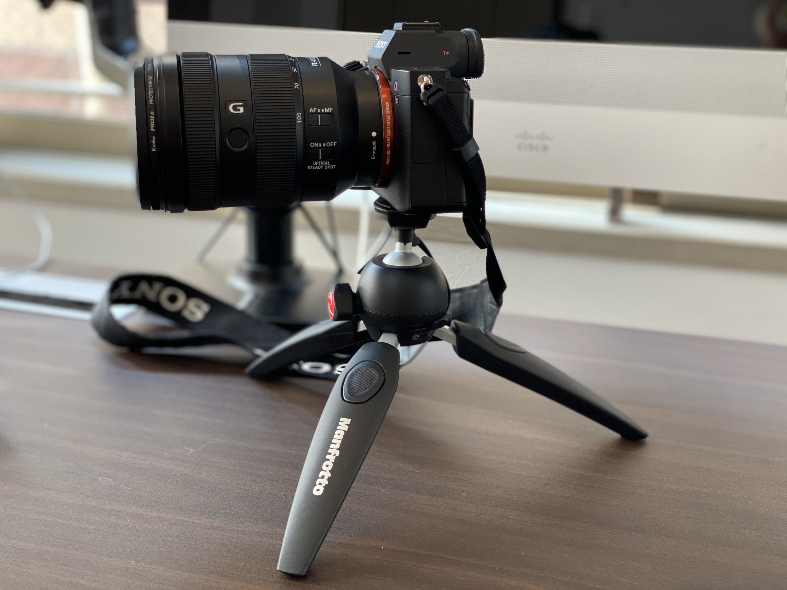一眼レフカメラをWebカメラにしたくてManfrottoのミニ三脚を買い 一眼レフカメラをWebカメラにしたくてManfrottoのミニ三脚を買い